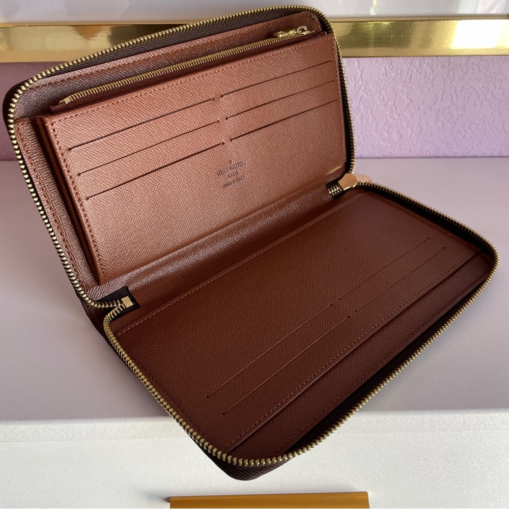 Louis Vuitton Brown and Gold Monogram Zippy Organizer - Picture 7 of 12